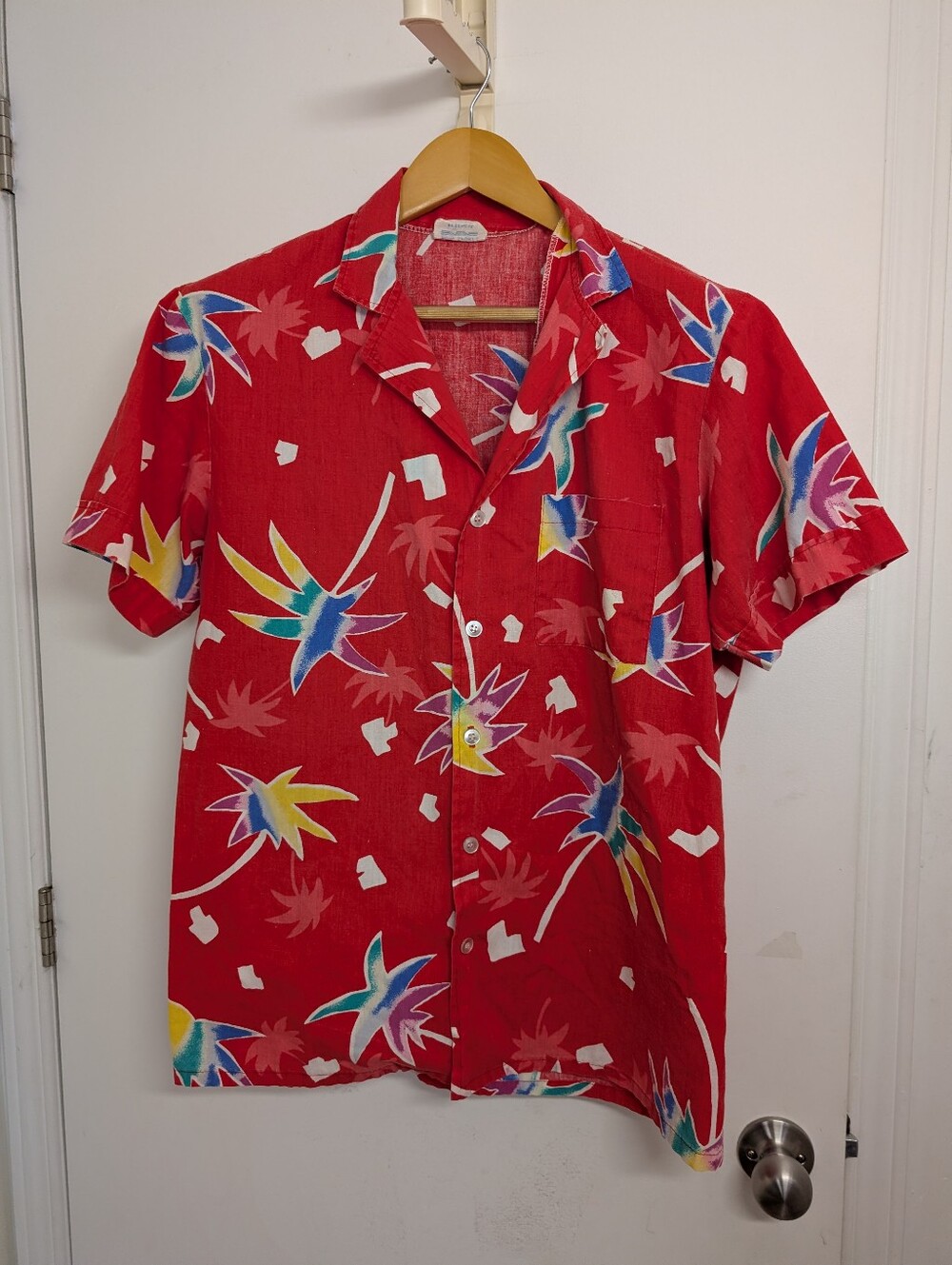VINTAGE  COLONIAL SURF SPORT TROPICAL BUTTON UP SHIRT